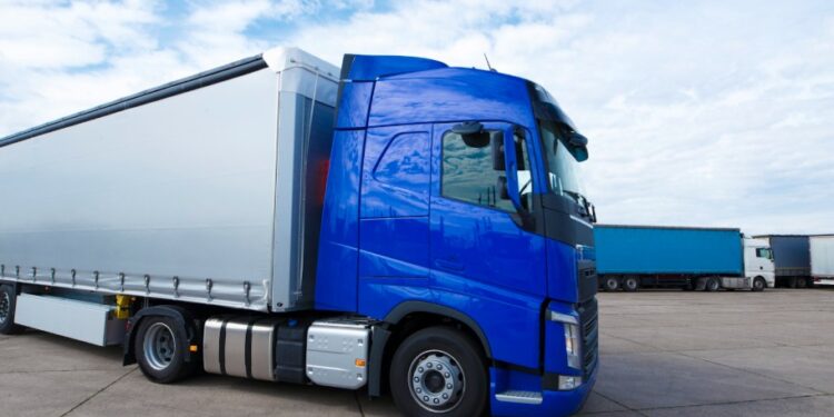 How Commercial Truck Leasing Helps Companies Scale Their Logistics Operations